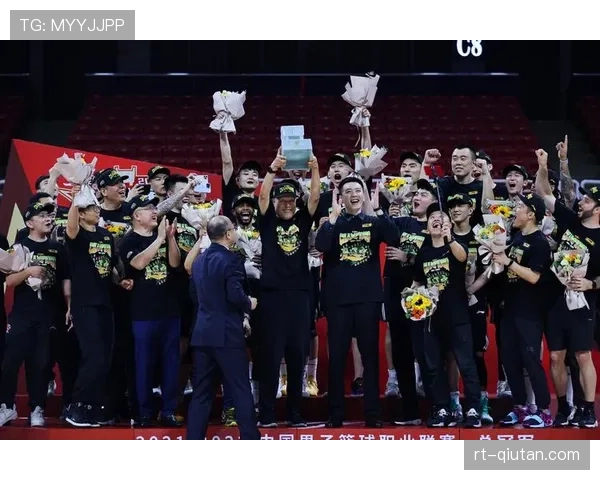 CBA总冠军奖杯“牟作云杯”开启全国巡展，首站抵达奖杯命名者故乡天津